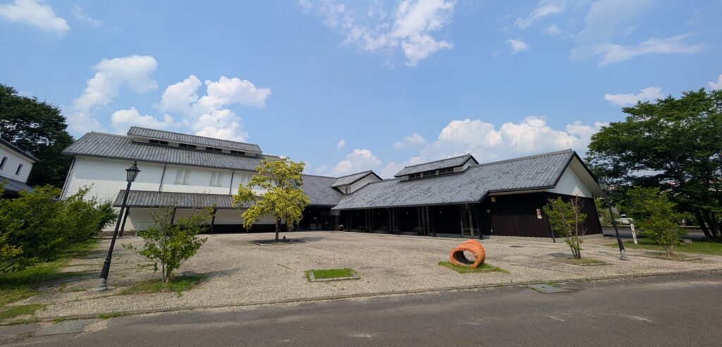 entrance to the Inchinokura Sakzuki Art Museum 